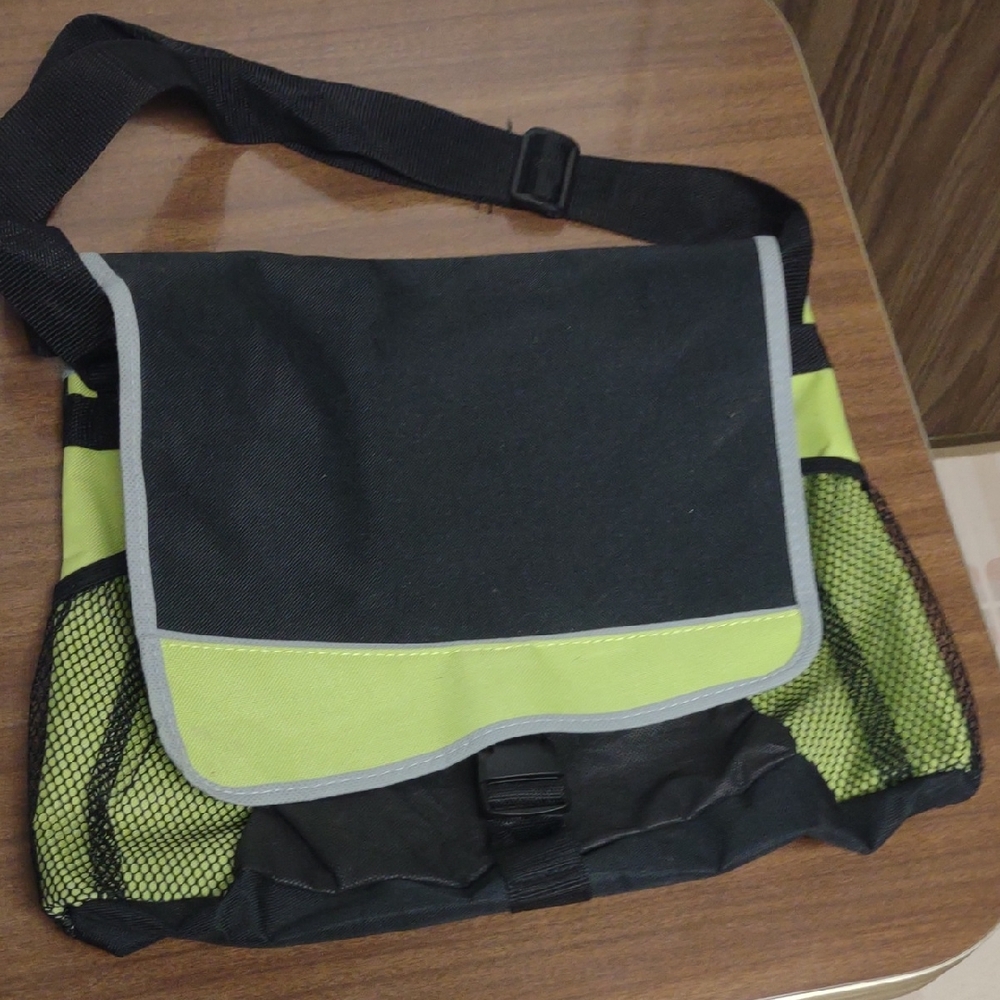 Stylish Black and Green Messenger Bag